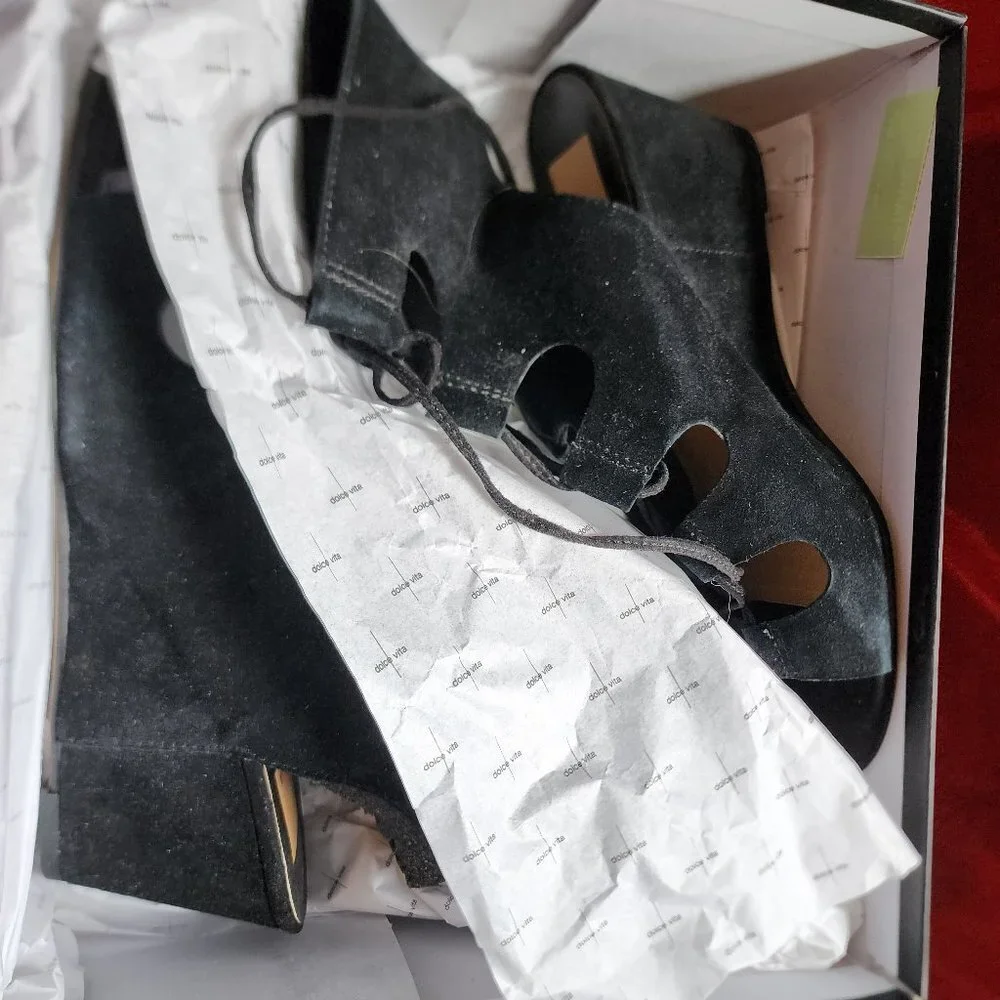 Used Dolce Vita Women's Louise Black Suede Heels‎ Size 9